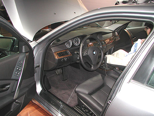 Nový sedan BMW řady 5 představený ve světové premiéře na autosalonu v Brně – plný technických inovací a novinek