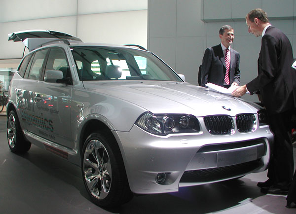 BMW Concept X3 EfficientDynamics s hybridním pohonem