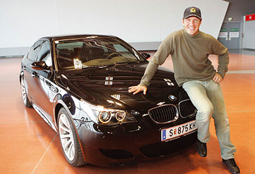 Rakouský lyžař Hermann Maier převzal nové služební auto - BMW M5