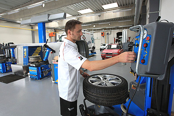 V Brně se otevírá největší pneu-auto servis FIRST STOP v ČR