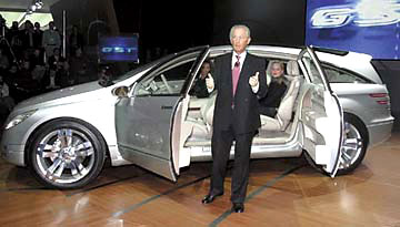 Mercedes představil na autosalonu v Detroitu - designovou studii cestovní limuzíny příštích let - Vision GST