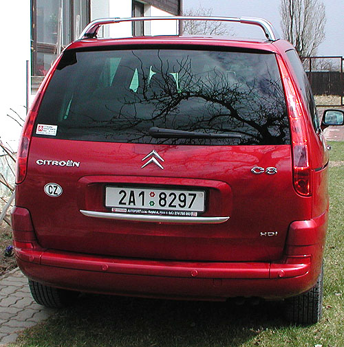 Luxusní monospace Citroën C8 obdržel v testech nárazu od EURONCAP maximální počet pět hvězdiček