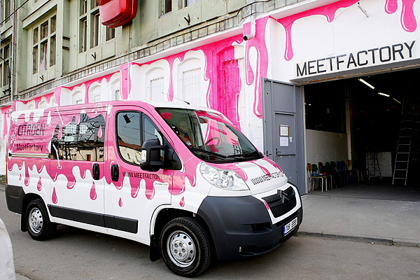 Společnost Citroën Česká republika odstartovala dlouhodobou spolupráci s mezinárodním centrem současného umění MeetFactory v Praze na Smíchově