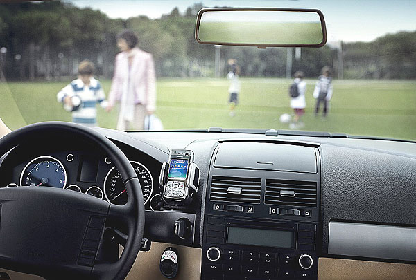 S Nokia Multimedia Car Kit CK-20W budete moci využívat multimédia i v automobilu