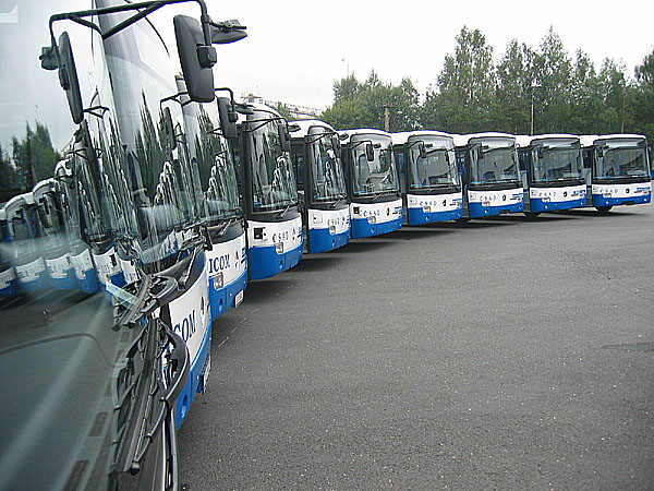 Jubilejní 300. linkový autobus Mercedes-Benz Conecto Ü byl slavnostně předán dne 12. 9.