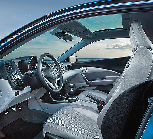 Nový sportovní hybridní model Honda CR-Z je v prodeji na našem trhu