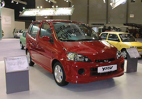 Daihatsu YRV 1.3: Dynamický minivan