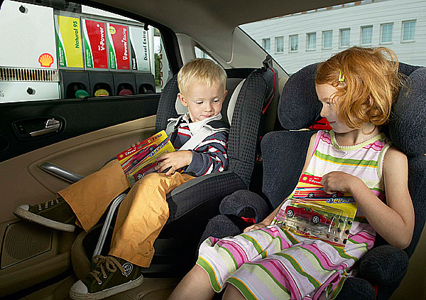 Cestování s dětmi v autě: kdo si hraje, nezlobí!