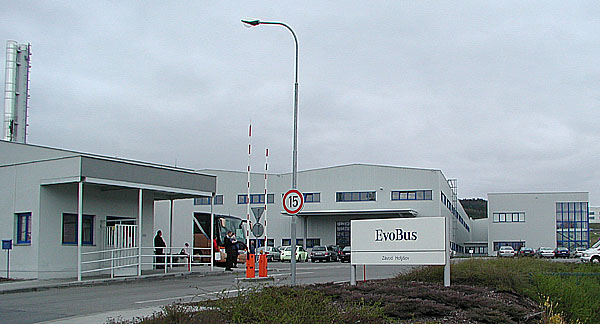 Nový úsek závodu v Holýšově u Plzně pro výrobu segmentů karosérií Mercedes-Benz a Setra firmy EvoBus GmbH byl slavnostně otevřen včera – 19. dubna.