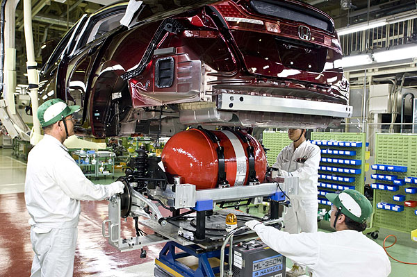 Zahájena výroba nového modelu Honda FCX Clarity