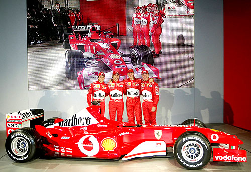 Ferrari F2003 GA pojede na zcela nové pohonné hmoty a maziva