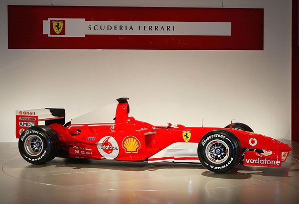 Nový monopost Ferrari – F2004 označovaný číslem 655
