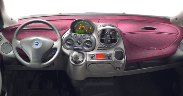 Nový Fiat Multipla: více standardních funkcí, lépe vybavené interiéry, zvýšená bezpečnost a nové doplňky výbavy