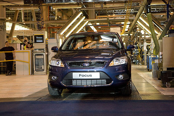 Z výrobního závodu Ford v ruském Petrohradu začaly vyjíždět vozy Ford Focus nové generace
