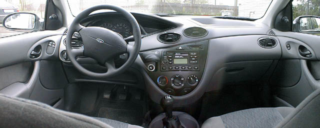 Za volantem Ford Focusu – vítězného vozu roku 1999