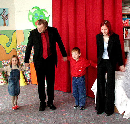 Ford naděloval 21. srpna v mateřské školce Pod lesem v Litvínově