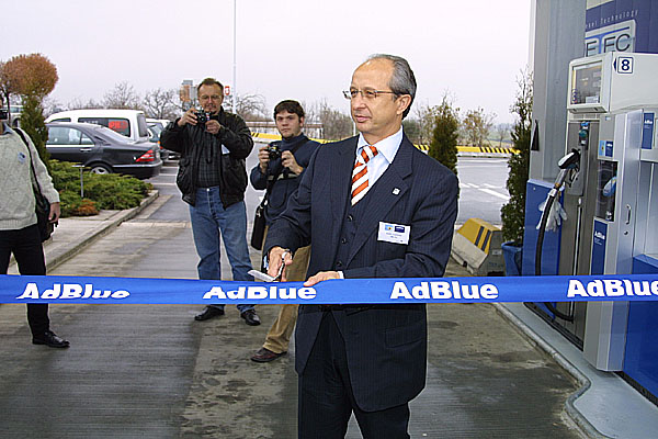 U první čerpací stanice v ČR a to společnosti OMV byla načerpána 29. listopadu 2004