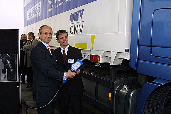 U první čerpací stanice v ČR a to společnosti OMV byla načerpána 29. listopadu 2004