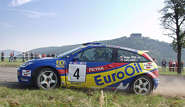 Rallye Příbram v neděli skončila vítězstvím Vojtěcha na Peugeotu 206 WRC