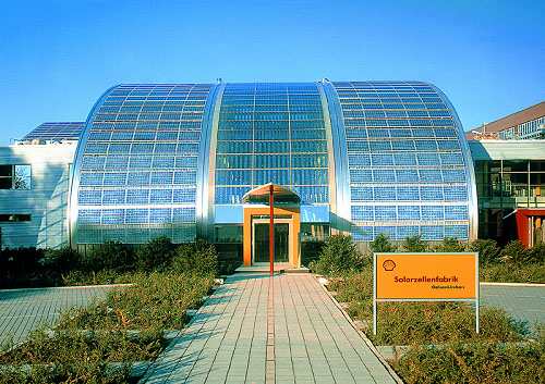 Společnost Shell Industries slavnostně odhalila největší fotovoltanickou střešní plochu tvořenou technologií tenkých vrstev
