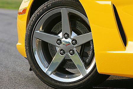 Šestá generace vozů Corvette opět na pneumatikách Goodyear s „runflat“ technologií