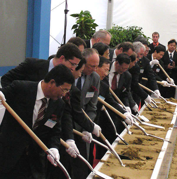 Stavba závodu Hyundai v Nošovicích byla slavnostně zahájena