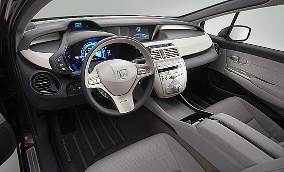 Honda představila zcela nový automobil FCX Clarity poháněný palivovými články