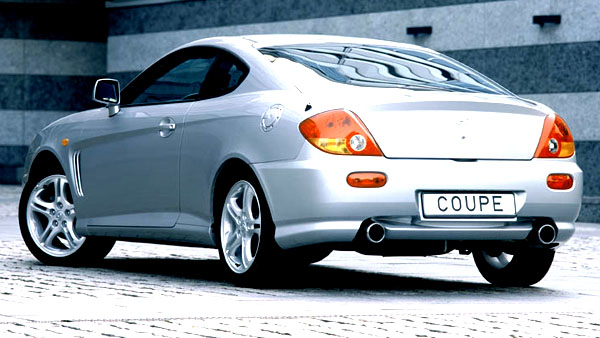 Nový elegantní Hyundai Coupe s bohatou výbavou již v základní ceně na jaře 2002 na náš trh