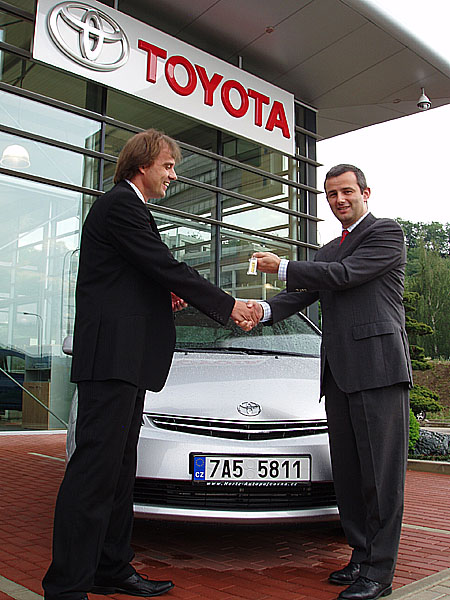 Hybridní Toyota Prius oslovuje významné firmy - fleetové zákazníky