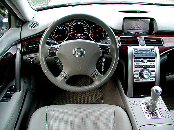 Reprezentační pětimístná Honda Legend v testu redakce