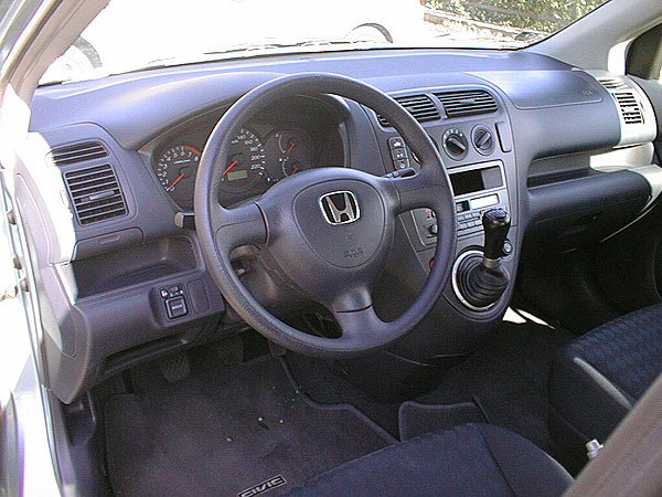 Honda Civic 5D: prostorný zázrak