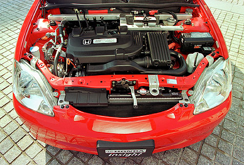 Na výstavě Engine Expo 2003 - výrazný úspěch motorů Honda