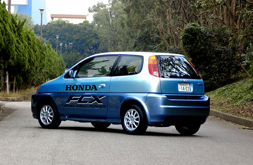 Honda FCX s palivovými články – do prodeje od 2. prosince 2002