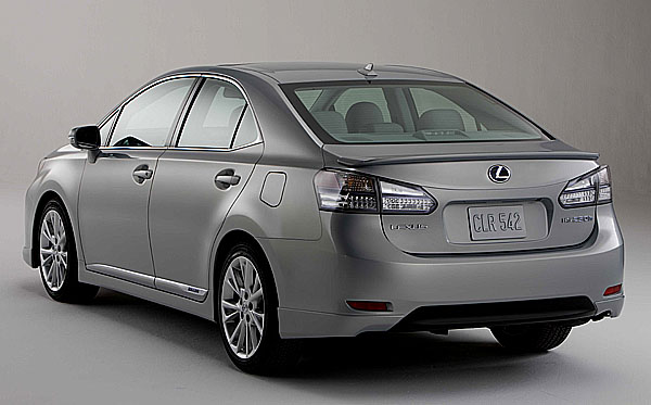 Lexus představil nový hybridní model 