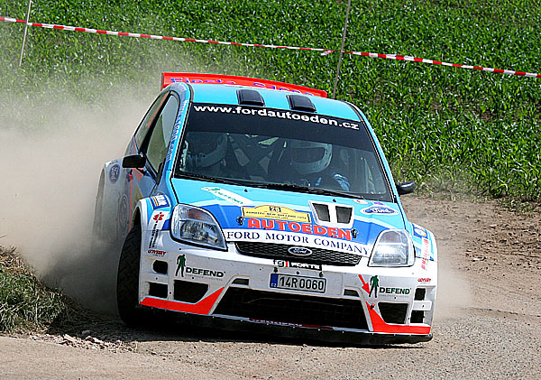 MMČR: Ford Fiesta vítězí 30. – 31. května 2008 mezi vinicemi v Hustopečích u Brna