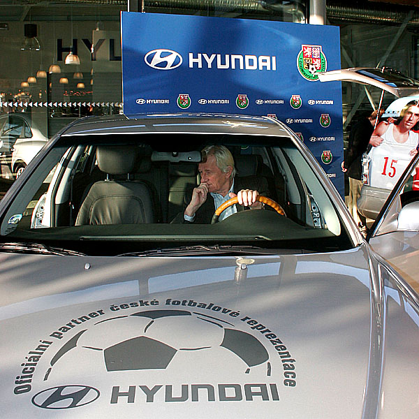 Hyundai Grandeur pro trenéra Brücknera