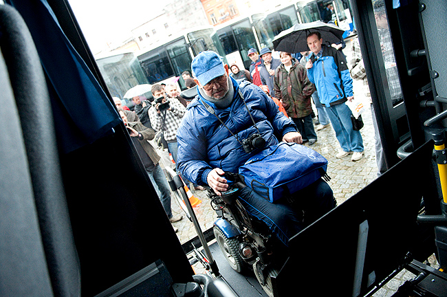 ICOM transport a.s „jede“ vstříc imobilním občanům ICOM transport a.s „jede“ vstříc imobilním občanům
