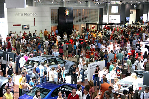 Desítky tisíc návštěvníků vzaly útokem AUTOSALON BRNO 2007