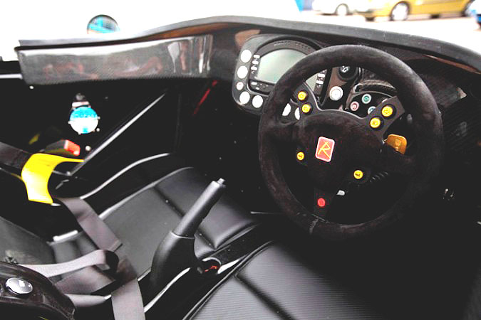 Radical Sportscars uvedl na frankfurtském autosalonu přelomový model SR3 SL pro silniční provoz Radical Sportscars uvedl na frankfurtském autosalonu přelomový model SR3 SL pro silniční provoz