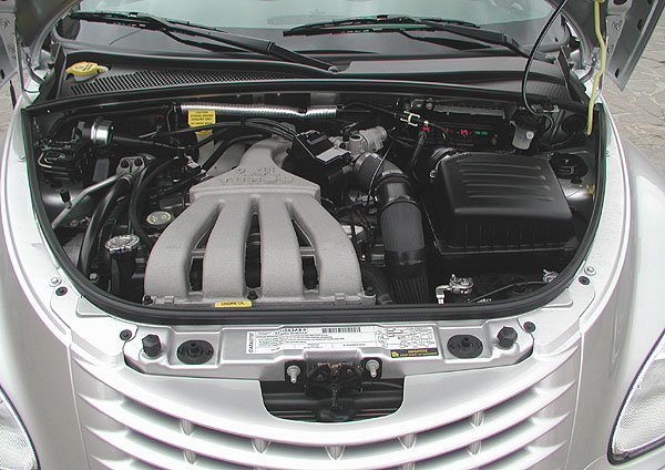 Nový kabriolet Chrysler PT Cruiser byl včera 6. dubna představen novinářům