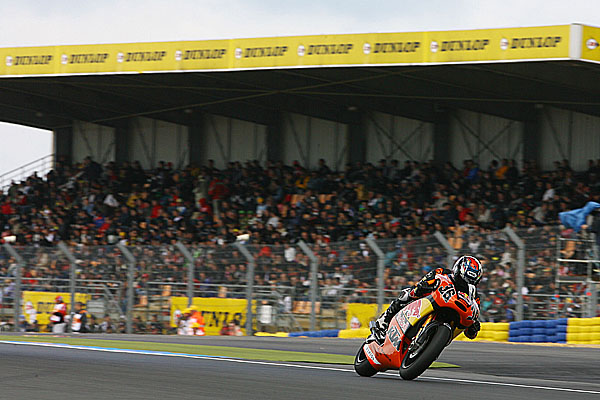 Dunlop zahájil fantasticky závodní motocyklovou sezonu 2008