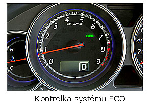 Nová technologie - Nissan ECO Pedal - plynový pedál pomáhá snížit spotřebu paliva