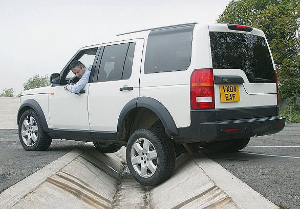 Land Rover Discovery 3 byl tento týden oficiálně představen novinářům i motoristické veřejnosti v ČR.