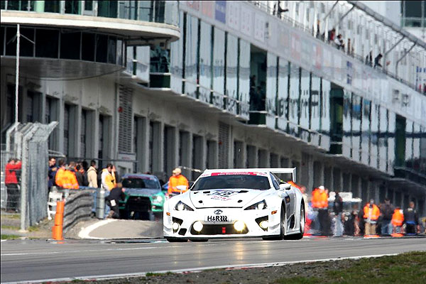 Vozy Lexus LFA a IS-F se dále zlepšují v rámci příprav na vytrvalostní závod 24 hodin Nürburgring