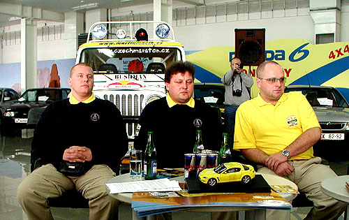 Martin Macík se zúčastní v lednu 2004 po druhé Rallye Telefonica –Dakar