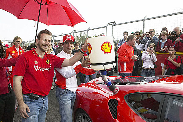Testovací jezdec formule 1 týmu Scuderia Ferrari, Marc Gené, zavítal včera - 25. dubna 2007 na brněnský Automotodrom