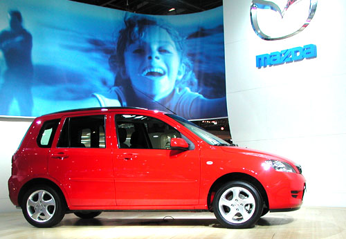V pondělí tento týden sjel první vůz Mazda2 z výrobní linky továrny Ford ve Valencii