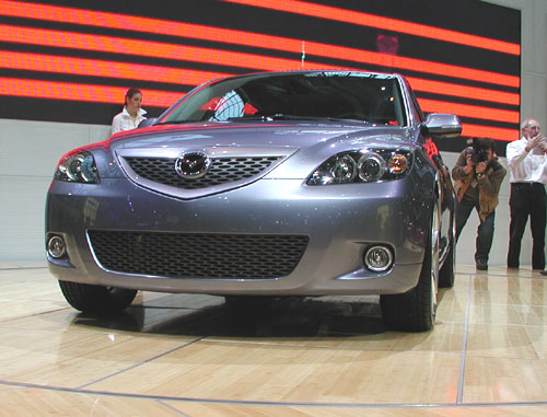 Mazda na v současné době probíhajícím ženevském autosalonu