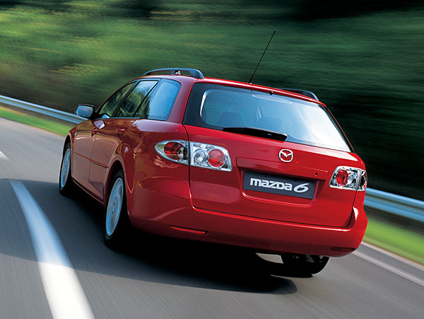 Mazda představila na letošním březnovém autosalonu v Ženevě nový model Mazda6 kombi ve světové premiéře (1)