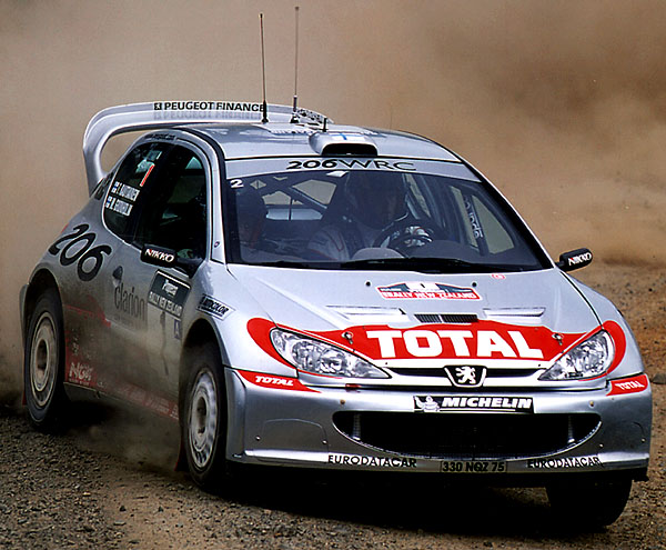 Pneumatiky Michelin vládly světovým automobilovým soutěžím i v sezoně 2001